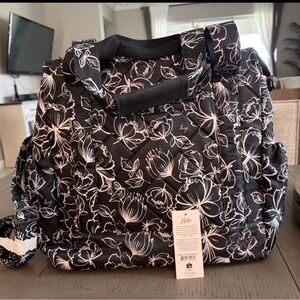Lug Baby Yacht-Outline Floral Black -NWT